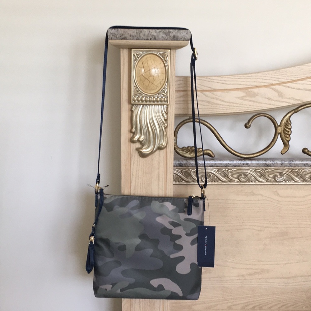 Tommy Hilfiger Army Nylon Crossbody - Picture 7 of 14